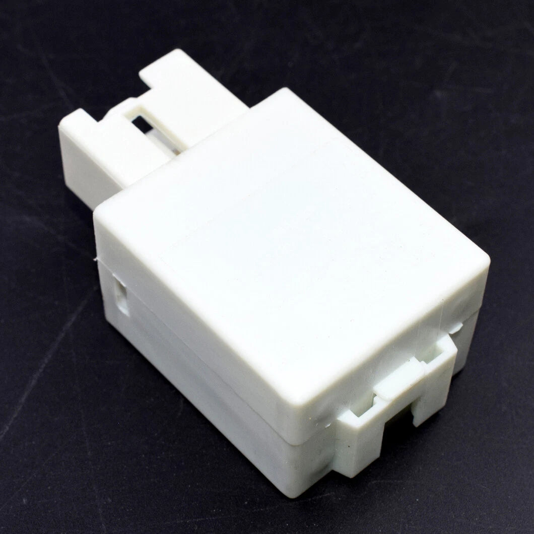 Automotive Flasher Relay for 2003-2005 Mazda 6 2004-06 MPV GJ6A66830 3211224320 6B93BC-57