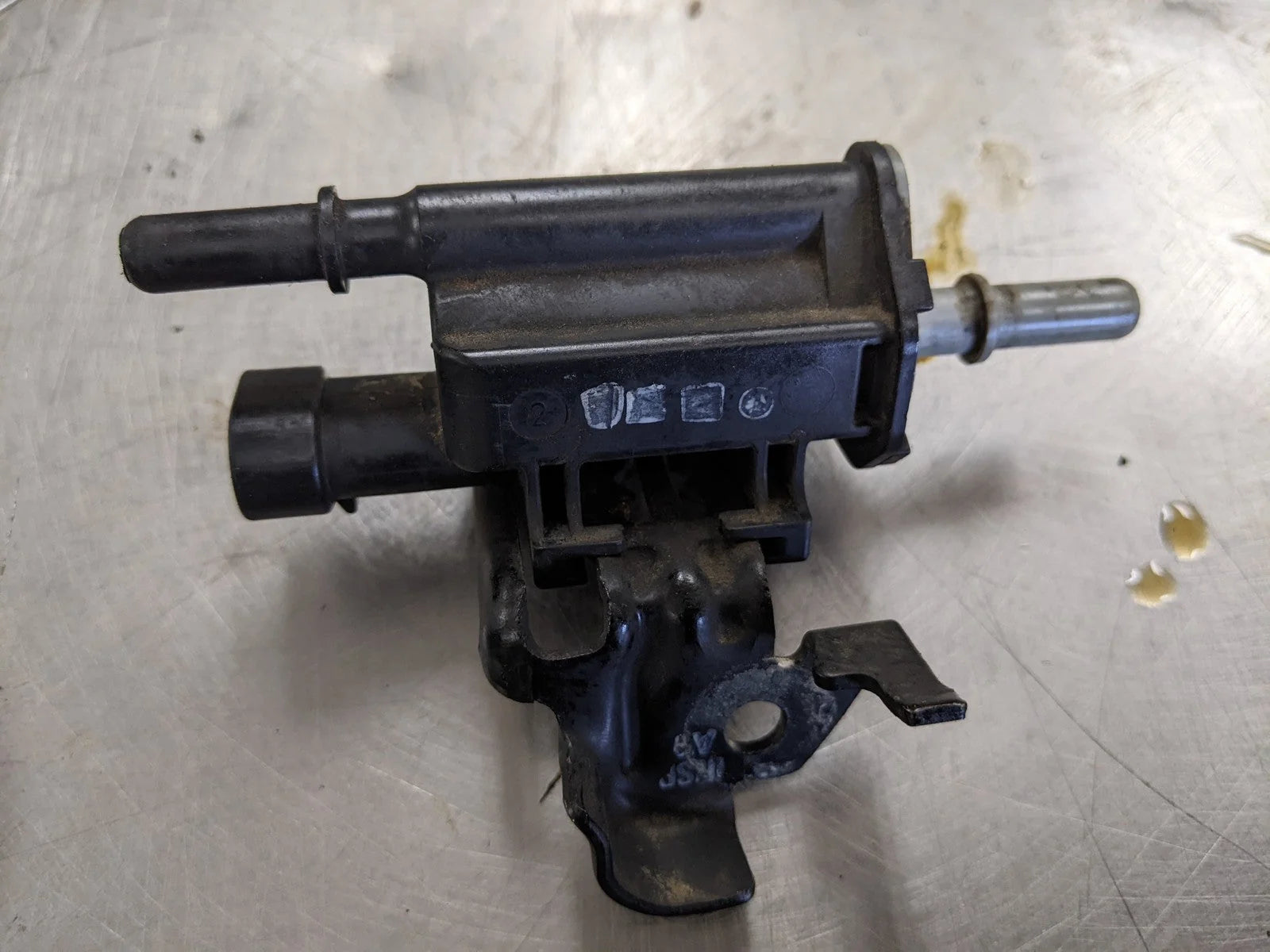 EVAP Purge Valve From 2006 Hummer H3 3.5 12597341 HUMMER [3]