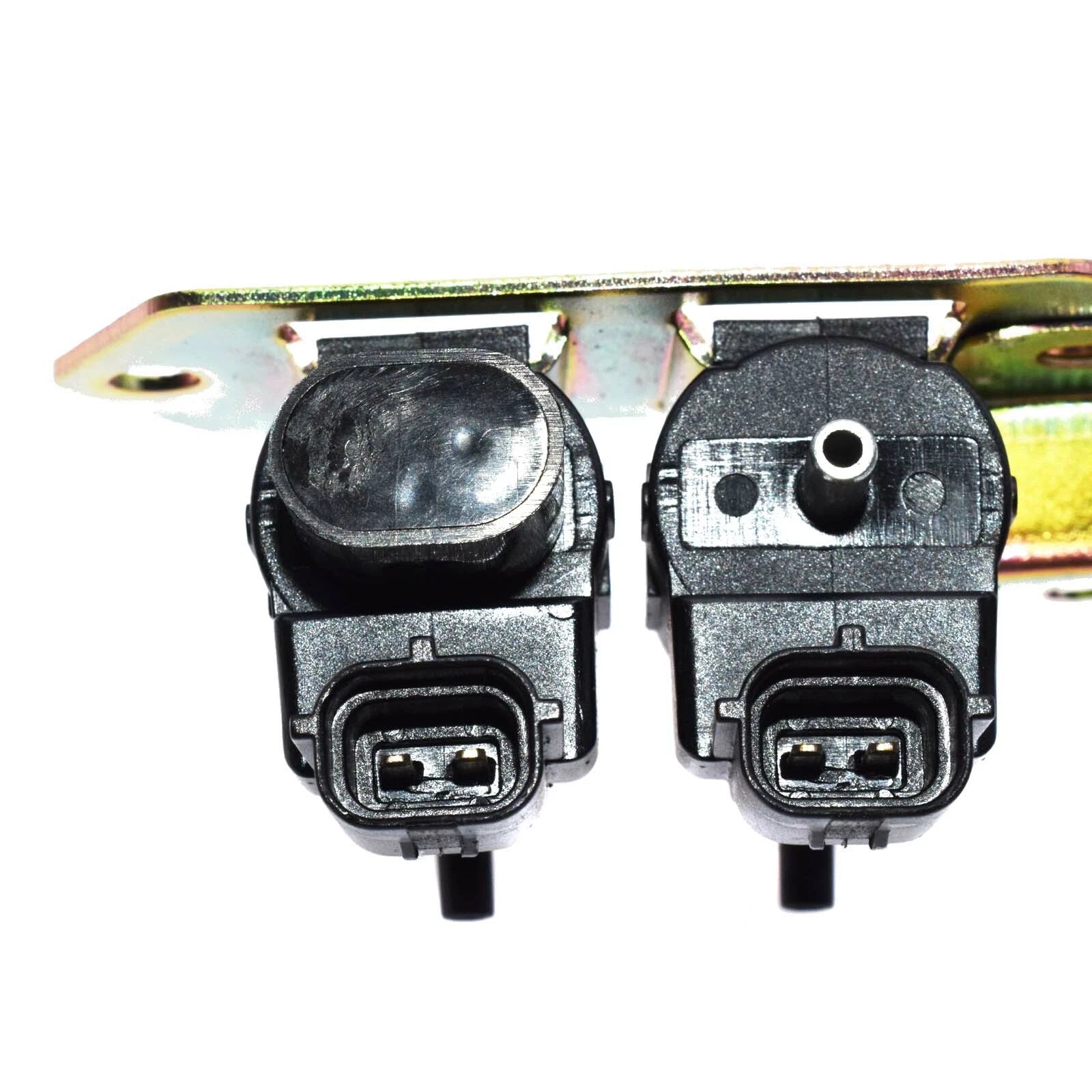 Freewheel Clutch Control Solenoid Valve MR534632 For Mitsubishi Pajero Montero 6B93BC-57