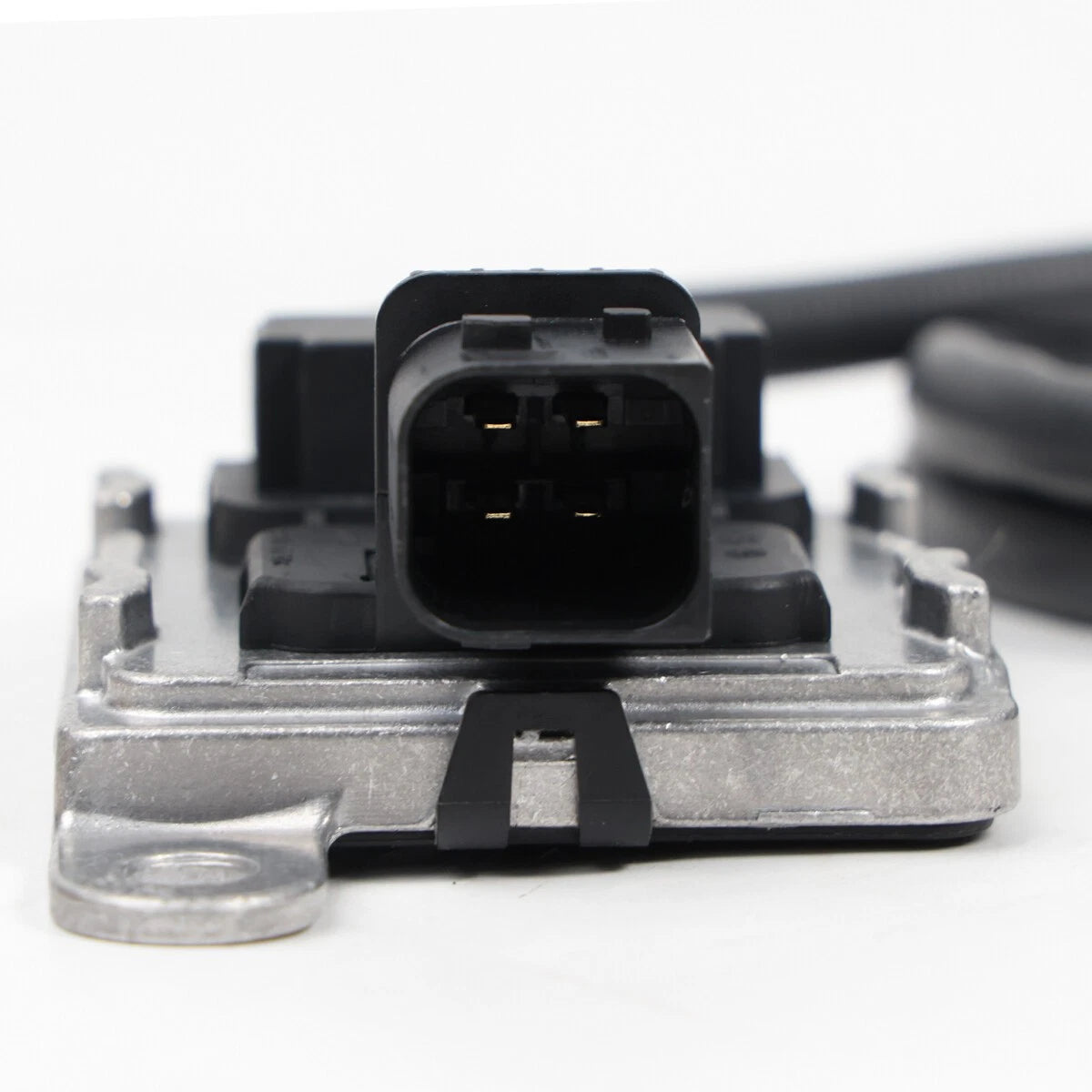 NOX Sensor A0101531928 For Mercedes-Benz Detroit Diesel Inlet DD13 DD15 DD16 12V 6B93BC-57