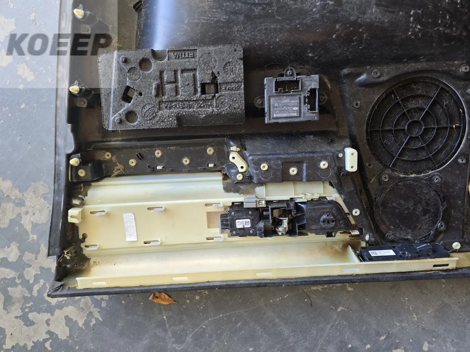 10-13 Land Rover LR4 Driver and passenger front & Left Interior door panel LAND ROVER