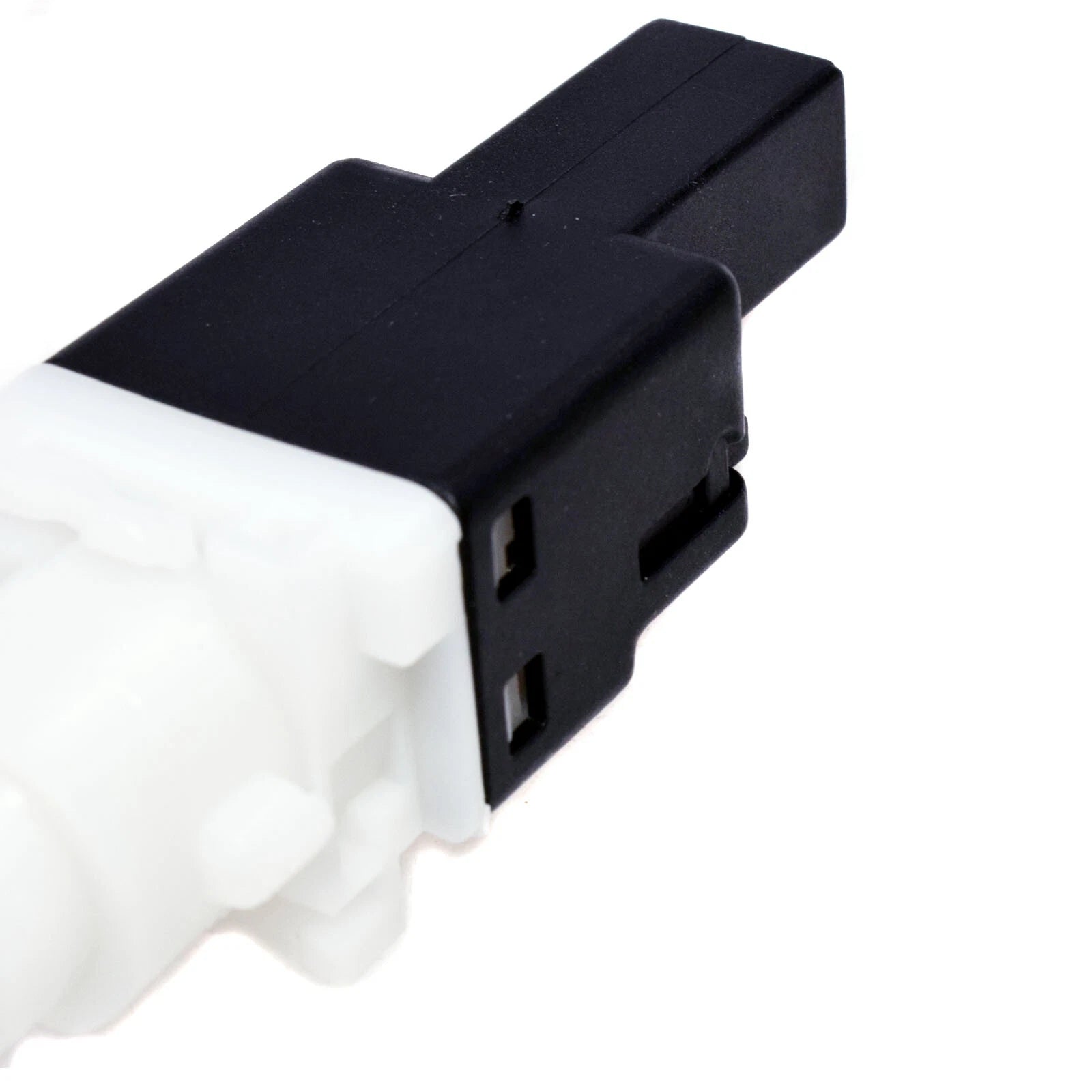 46840510 Brake Light Switch For FIAT ALFA ROMEO LANCIA PEUGEOT BOXER 60669020 6B93BC-57