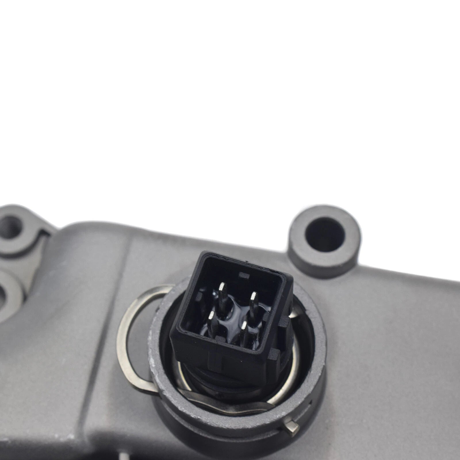Aluminum Thermostat Housing For Renault Megane Clio Laguna Megane 1.4L 1.6L 6B93BC-57