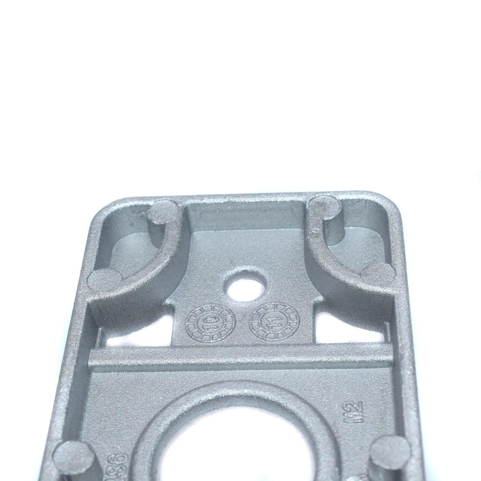 Lower Radiator Mounting Bracket For 11-18 Cruze Cascada Verano 13337826,13300486 6B93BC-57