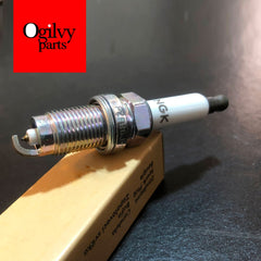 4PC  Spark plug 3586 PZFR6J-11, 101905600A For VW GOLF AUDI A8 4D8 4E NGK