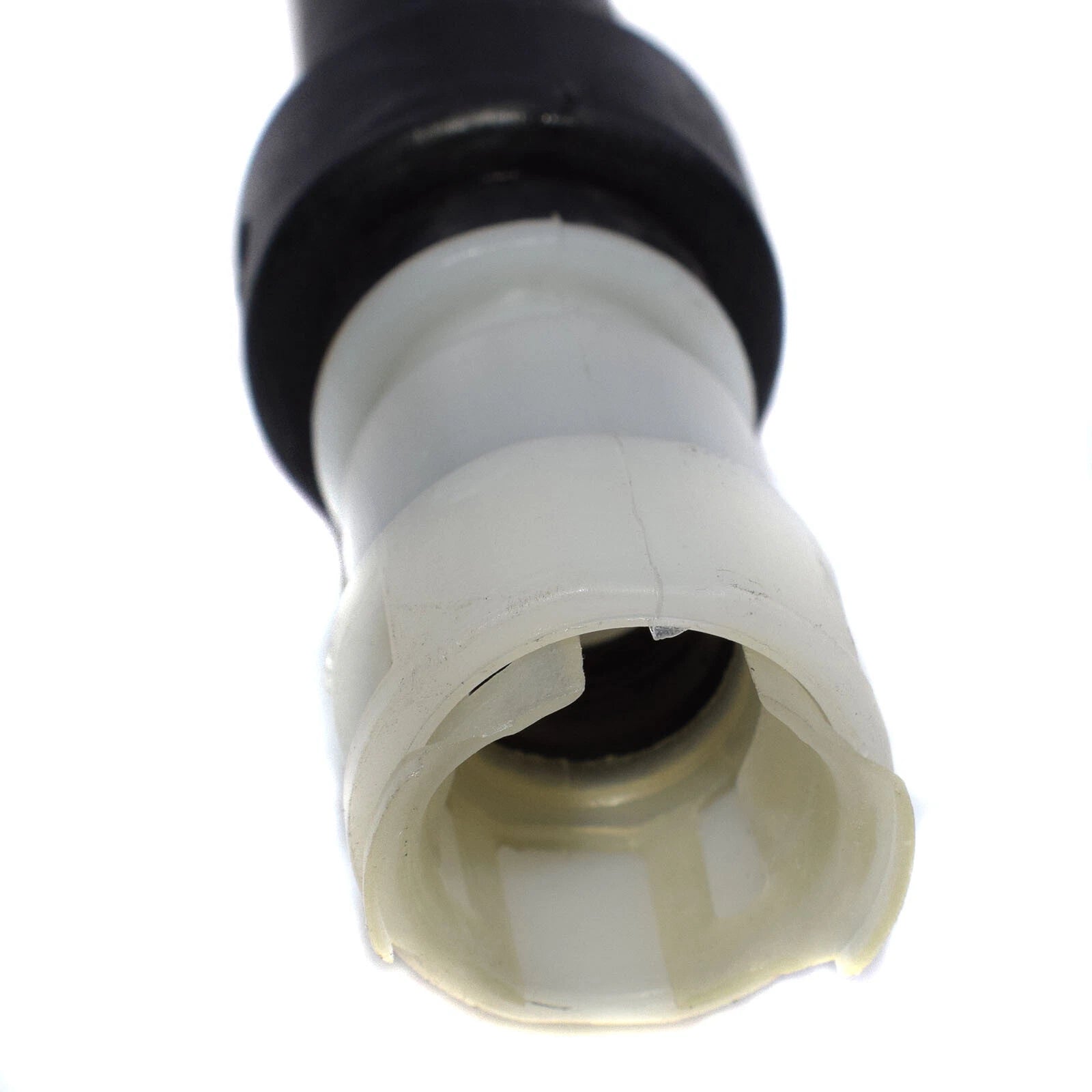For Cadillac Chevrolet GMC Escalade Engine Lower Heater Outlet Hose 15834773 6B93BC-57