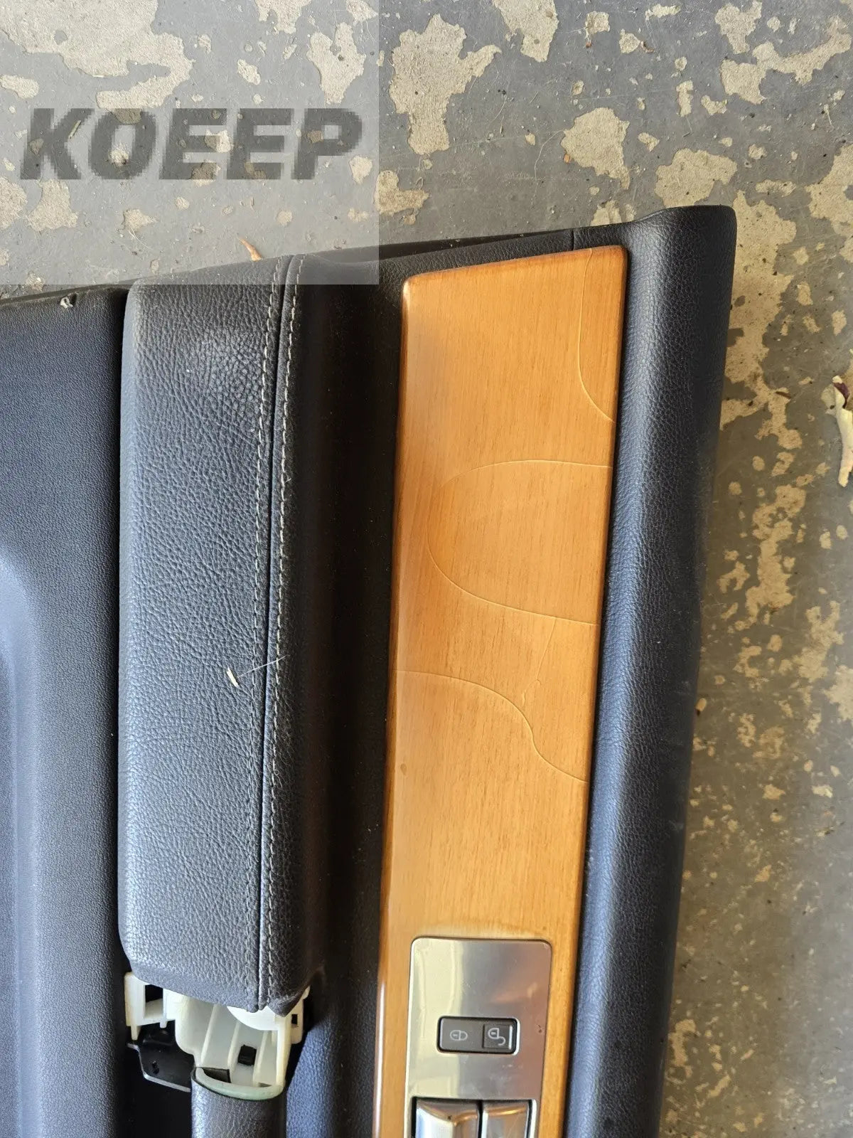 10-13 Land Rover LR4 Driver and passenger front & Left Interior door panel LAND ROVER