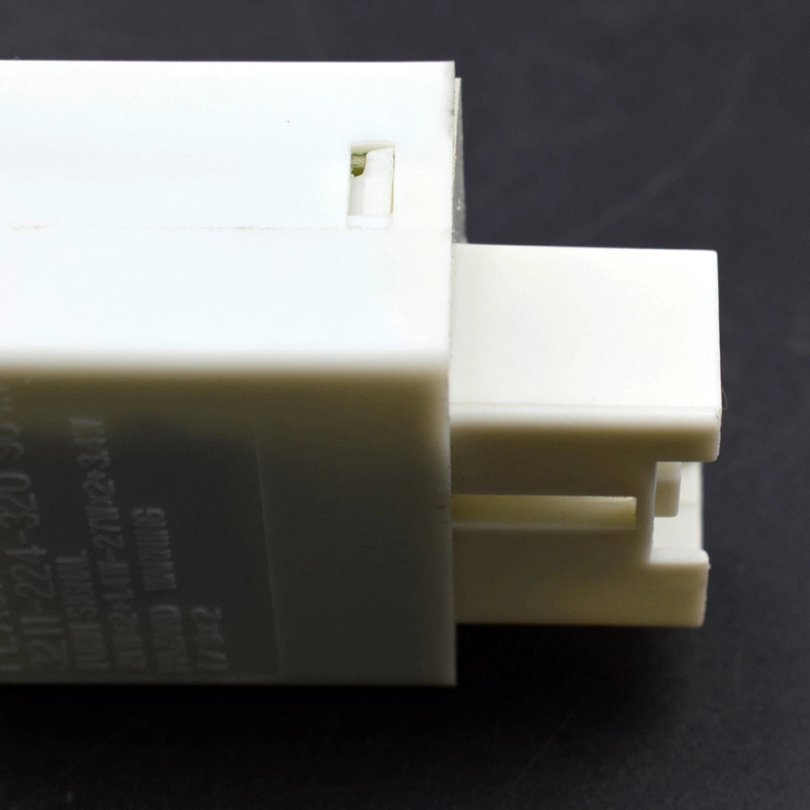 Automotive Flasher Relay for 2003-2005 Mazda 6 2004-06 MPV GJ6A66830 3211224320 6B93BC-57