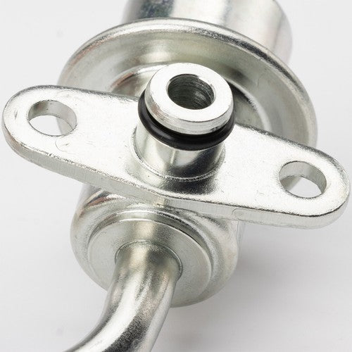 Fuel Injection Pressure Regulator for Nissan D21 Pickup 3.0L V6 90-94 226700W000 6B93BC-57